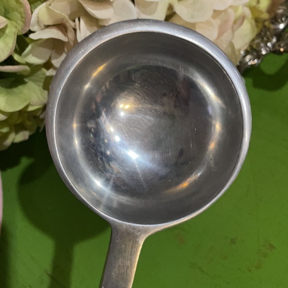 Easter Vintage Estate Old Cabin Rabbit Handle pewter salad/spoon serving pieces - Picture 6 of 8